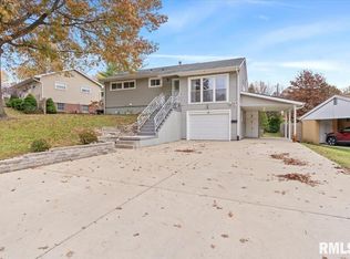 70 Meadowlark Ln, Springfield, IL 62702