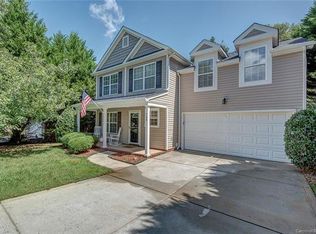 560 River View Dr, Lowell, NC 28098