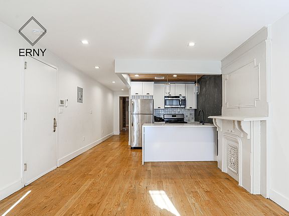 2nd image of 471 Putnam Ave APT 1A