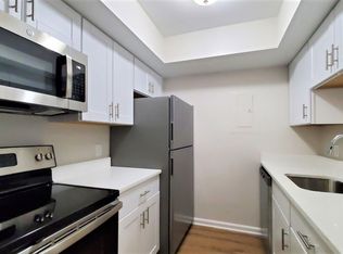 18308 Streamside Dr APT 101, Gaithersburg, MD 20879