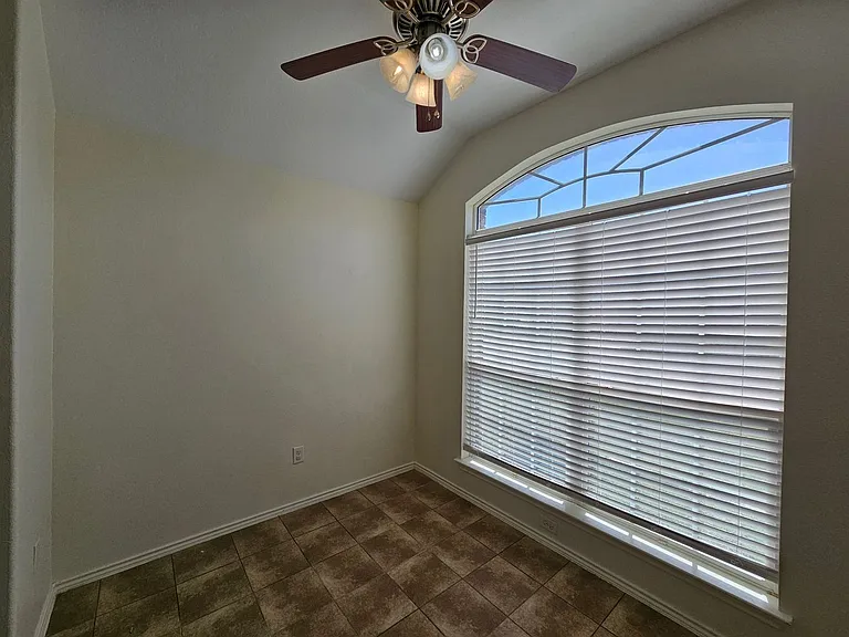 5311 Bridgewood Dr — Photo 6