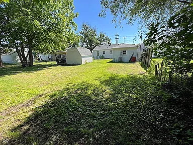 2415 Crystal St — Photo 3