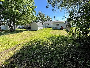 3rd image of 2415 Crystal St