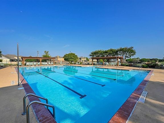 5th image of 2045 Saint Andrews Dr