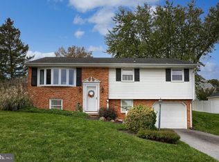 4 Logan Heights Rd, York, PA 17403