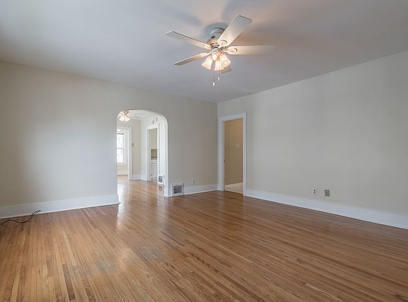 2nd image of 117-119 N May St