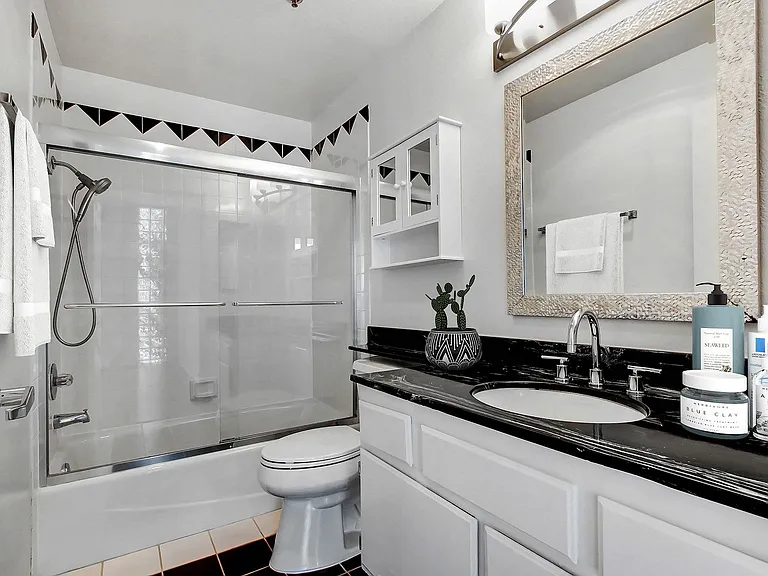 311 S. Swall Drive Apartments — Photo 26