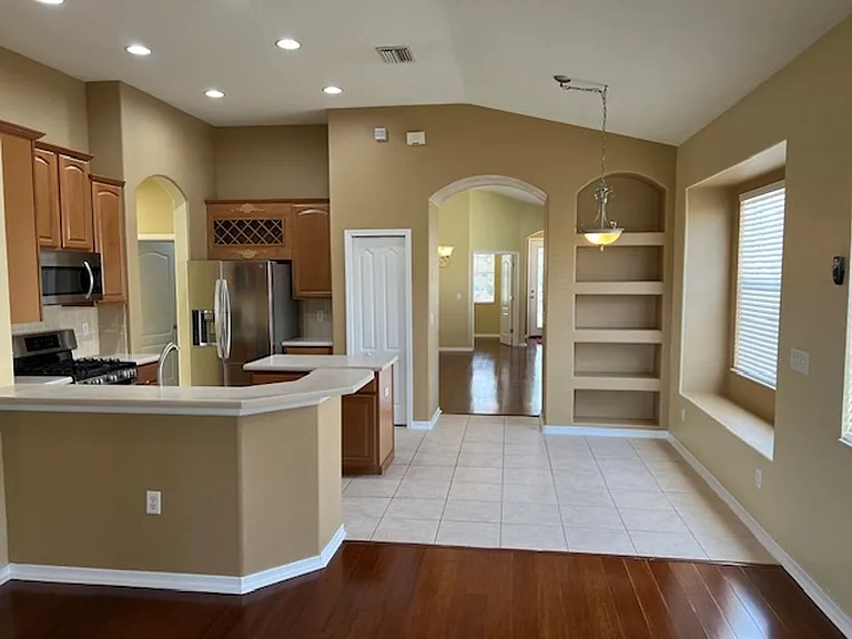 1046 Napolean Way — Photo 11