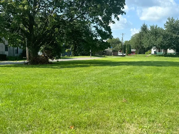 1621 Chicago St, Peru, IL 61354