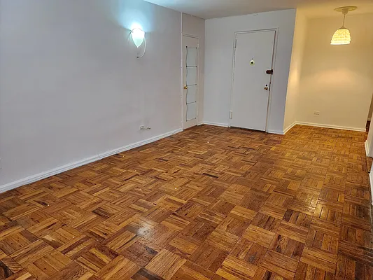 Rented by Capri Jet Realty Corp | media 2