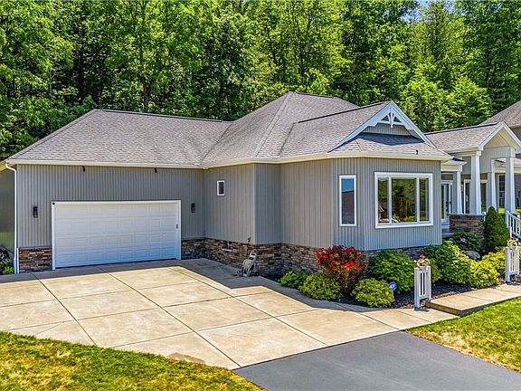 3rd image of 4933 Big Vista Dr