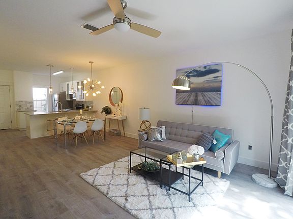 5th image of 2727 Bay Club Dr