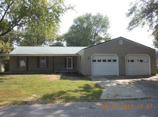 205 N Scott St, Owensville, IN 47665