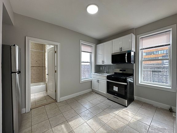 4th image of 154 Summit Ave APT 8