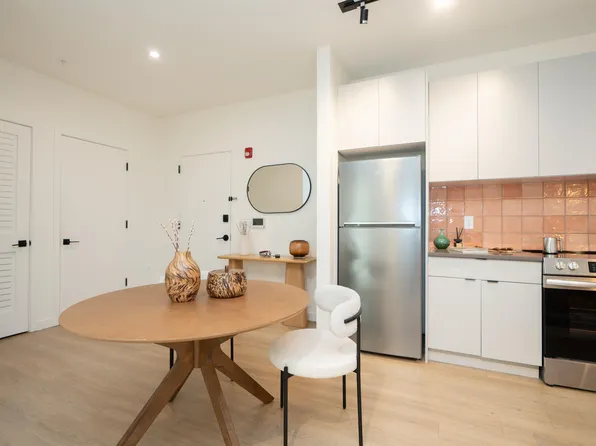 328 Pacific Avenue image 5 of 43