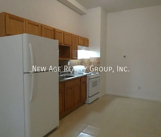 421 N 32nd St #A — Photo 7