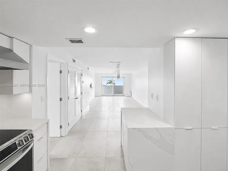6725 Harding Ave #504 — Photo 11
