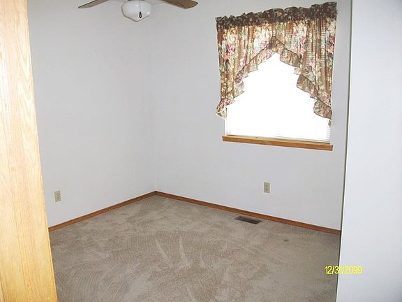 5th image of 505 E Oakwood Dr