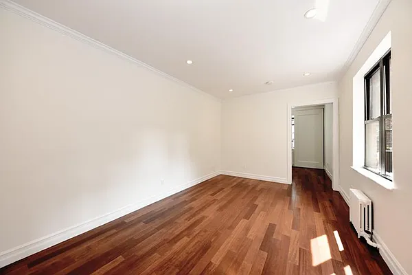 Rented by Buchbinder & Warren | media 17