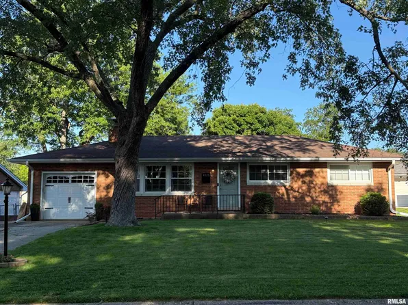 4927 N Bevalon Pl, Peoria, IL 61614