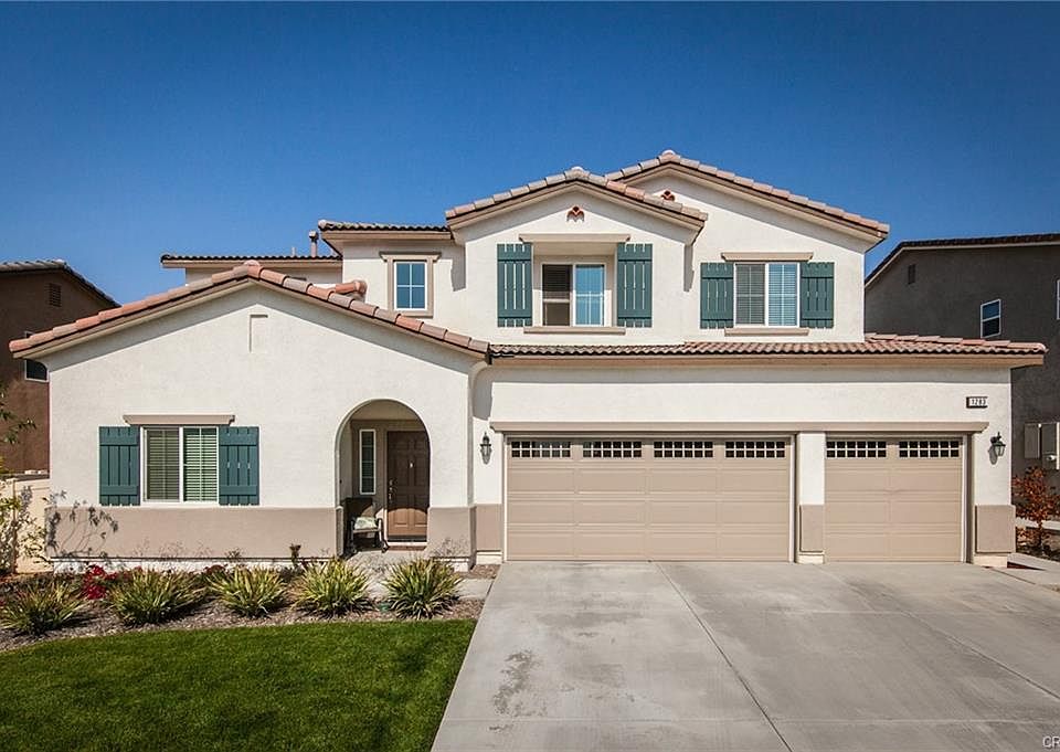 Built in 2016 - 5 Beds/3 Baths