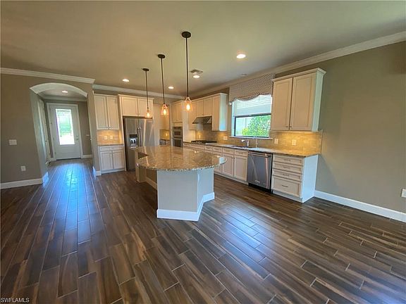 5th image of 7048 Live Oak Dr