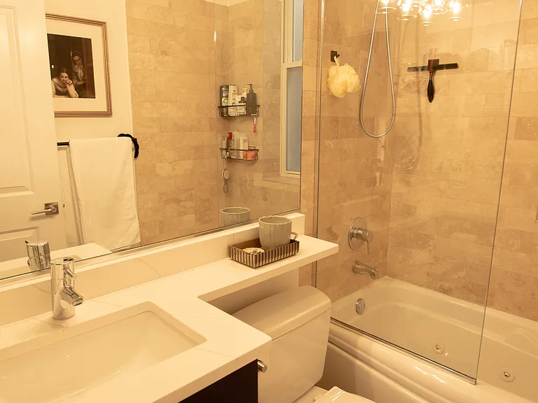 1032 N Marshfield Ave #2F — Photo 9