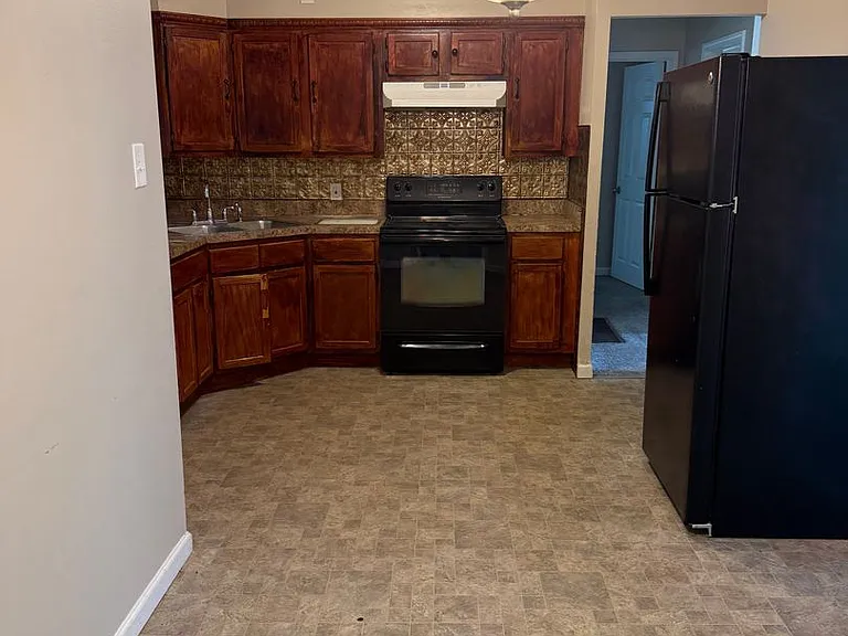 50 Fenwick Dr — Photo 9
