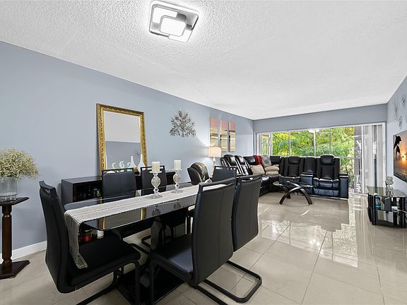 2nd image of 471 N Pine Island Road #302d