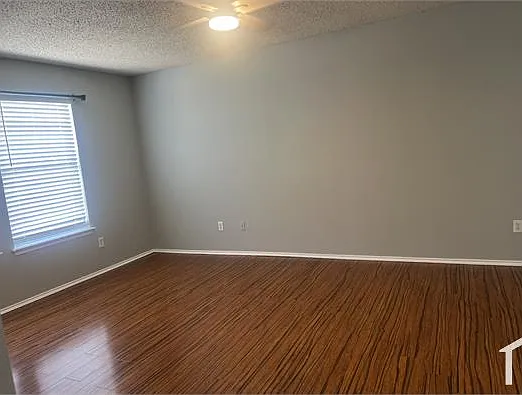 1538 Thornhill Ln — Photo 10