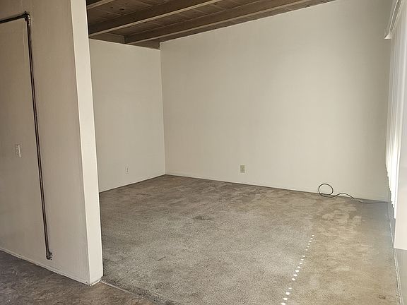 2nd image of 1467 E Main St APT H