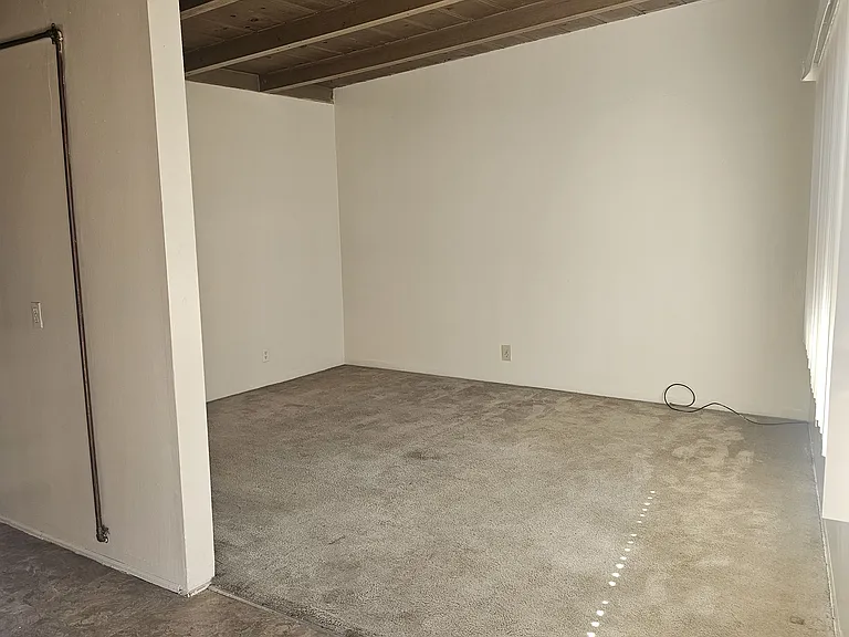 1467 E Main St #H — Photo 2