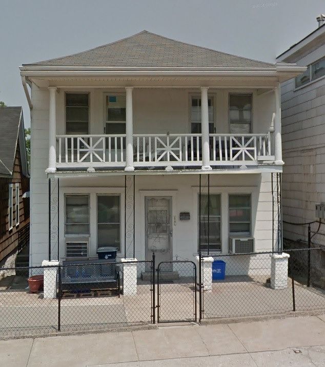 1st image of 1042 E 5th St