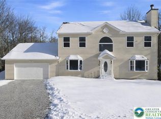 106 Greenleaf Dr, Long Pond, PA 18334