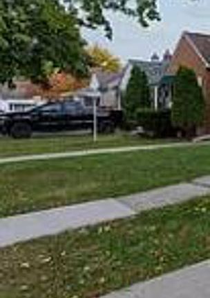 Exterior Neighborhood (street photo)