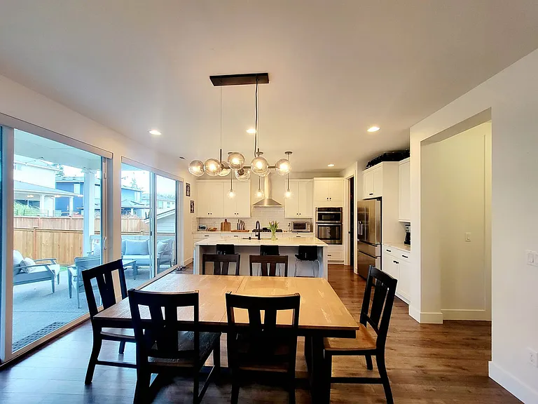 2416 NE Redford St — Photo 9
