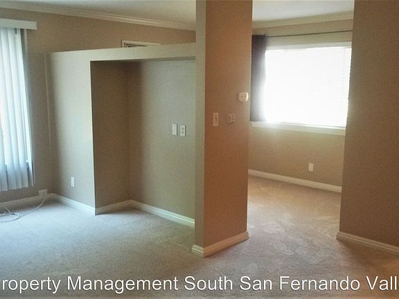 5th image of 11138 Aqua Vista St APT 51
