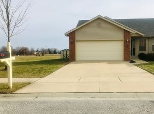 10945 Kentfield Dr, Lebanon, IL 62254
