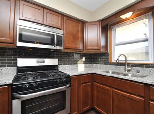 9227 W Wilbur Ave, Milwaukee, WI 53228