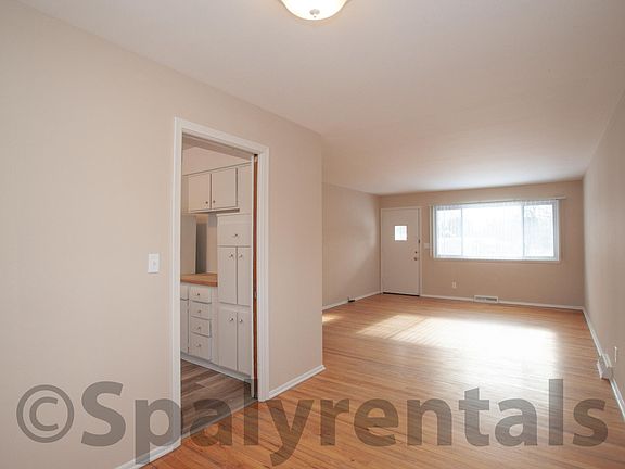 3rd image of 609 Carbeck Dr