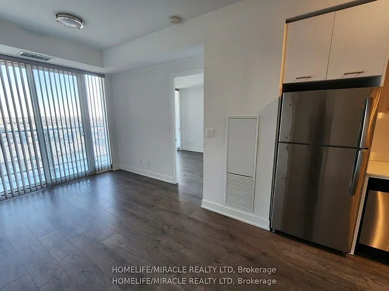 180 Veterans Dr #704 — Photo 11