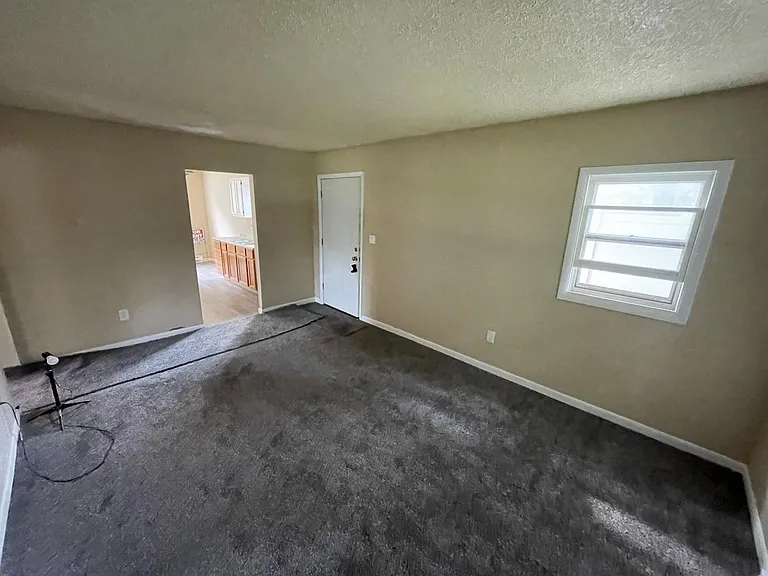 1050 Pershing St — Photo 4