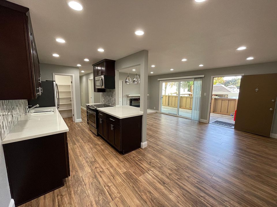 1st image of 410 Auburn Way APT 7