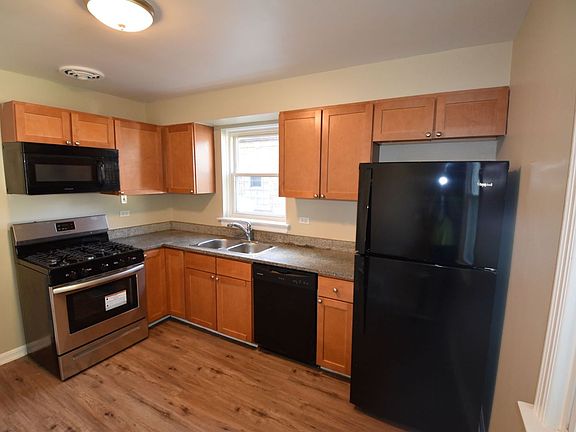 5th image of 8109 S Christiana Ave
