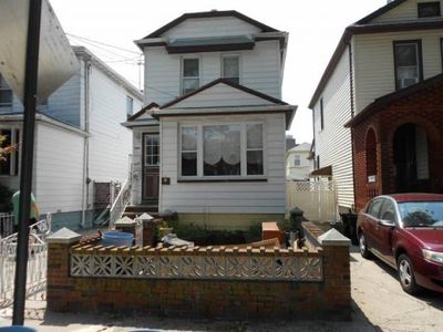 2520 E 22nd St, Brooklyn, NY, 11235