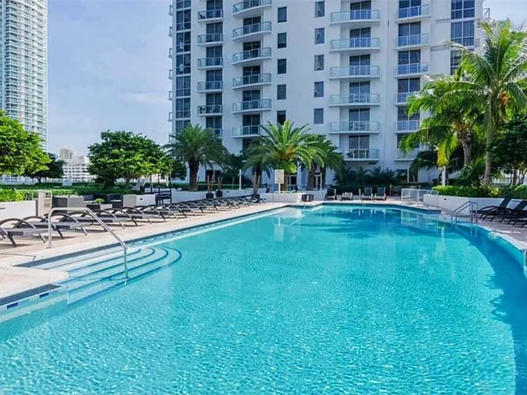 1060 Brickell Ave #1617 — Photo 13