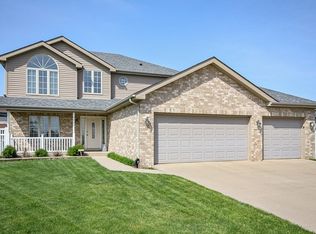 4825 W Falcon Ct, Monee, IL 60449