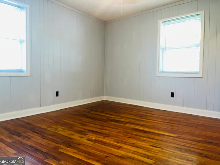 406 E Main St — Photo 16