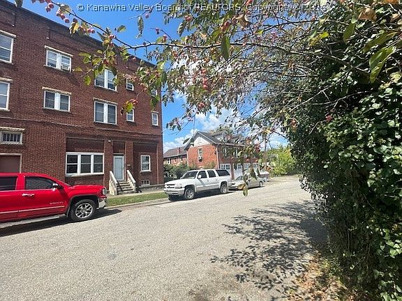 2nd image of 700 Washington Ave