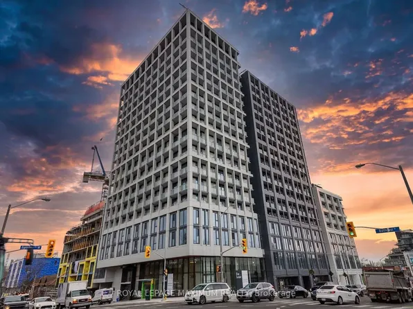 2020 Bathurst St #201, Toronto, ON M5P 2B9